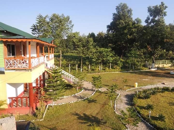 Kadambini Resort ラタグリ エクステリア 写真